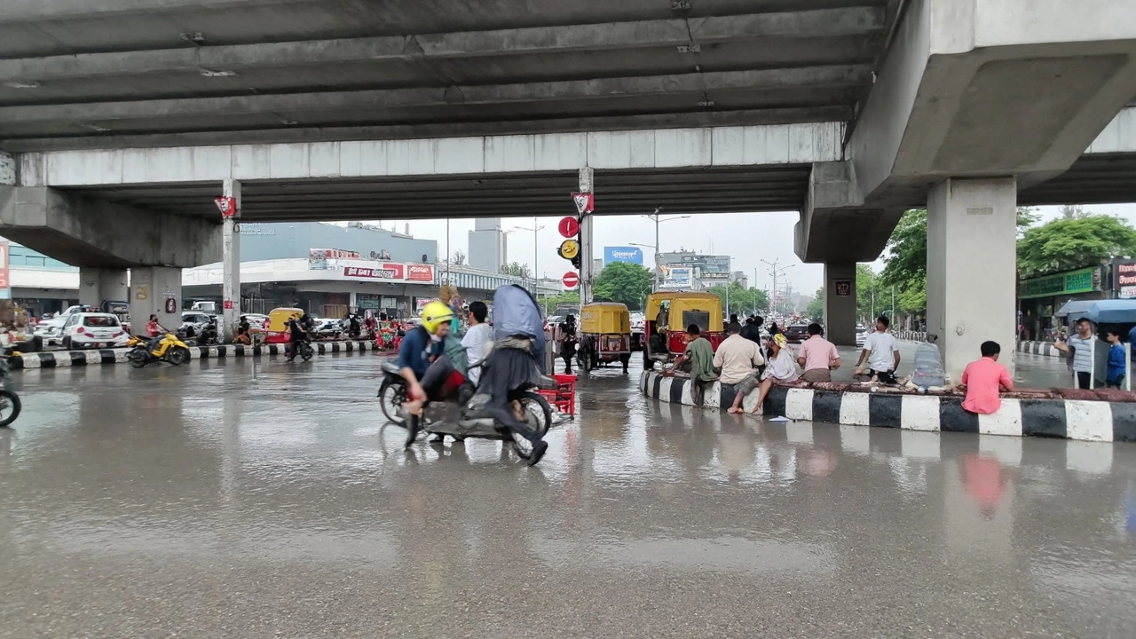 New Delhi Braces for Rain and Thunderstorms as Monsoon Intensifies